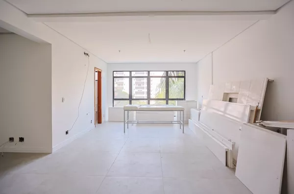 Sala Comercial no Edifício Austin – Av. Carlos Gomes | Porto Alegre – 100m² Privativos - Foto 3
