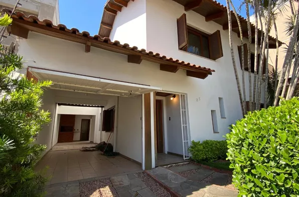 Casa à Venda, 3 Quartos com Piscina à Venda no Bairro Santana – 224m² Privativos | Porto Alegre - Foto 1