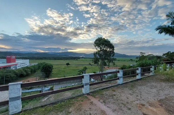 Terreno/Lote com casa pronta - 2.800m², Frente à Rodovia 410 - Areias do Meio em Governador Celso Ramos - Foto 27