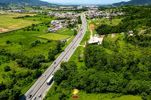 Terreno Comercial na BR-101 com Acesso Aprovado – 24.000 m² (2,5 hectares) Santa Catarina