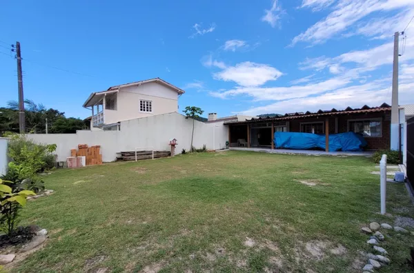 Casa com Piscina e Terreno Escriturado a 940m da Praia de Palmas – R$ 890 mil - Foto 3