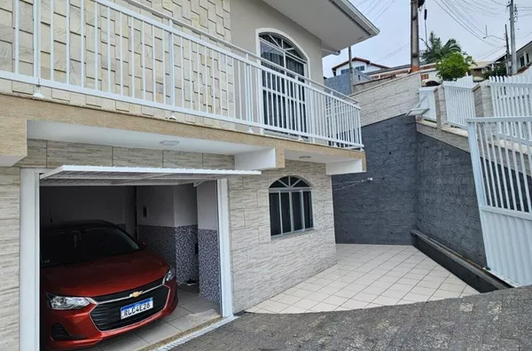 Sobrado à venda, 3 quartos no bairro Calheiros em Governador Celso Ramos