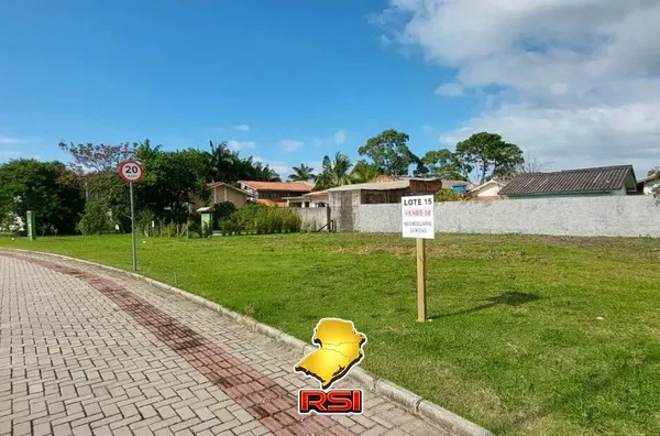 Terreno Exclusivo em Condomínio Fechado – Praia da Camboa