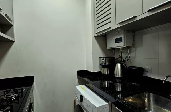 Apartamento a 80 Metros do Mar! 2 Suítes, Mobiliado e Pronto para Morar - Praia de Palmas - Foto 4