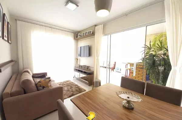 Casa Mobiliada com Terreno Amplo – 1.900m² no Bairro Dona Lucinda!