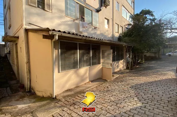 Apartamento à Venda com 3 dormitórios e vaga no bairro Praia de Belas — 390 mil