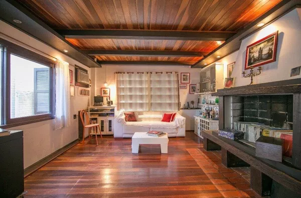 Casa 4 Quartos na Zona Alta da Tristeza – Porto Alegre –  4 Vagas de Garagem e Piscina. - Foto 1