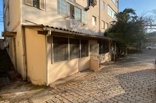 Apartamento à Venda com 3 dormitórios e vaga no bairro Praia de Belas — 390 mil - Foto 22
