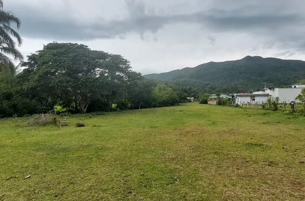 Sítio surpreendente em Governador Celso Ramos - Foto 13