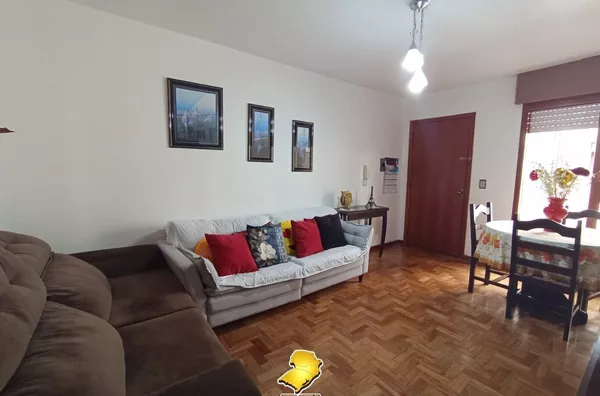 Apartamento Garden Mobiliado na Azenha – 2 Dorms, Espaço ao Ar Livre e Pronto para Morar