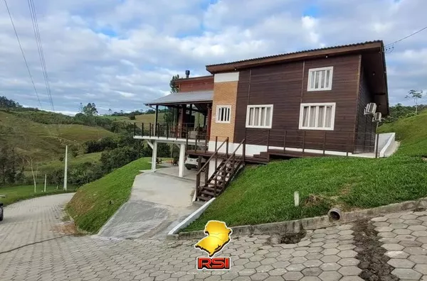 Refúgio em Santo Amaro da Imperatriz/SC – Porteira Fechada