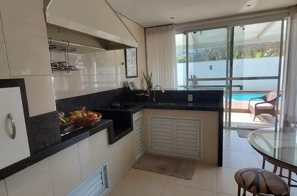 Residência de Alto Padrão com Piscina e Espaço Gourmet – Fazenda da Armação, Governador Celso Ramos - Foto 24