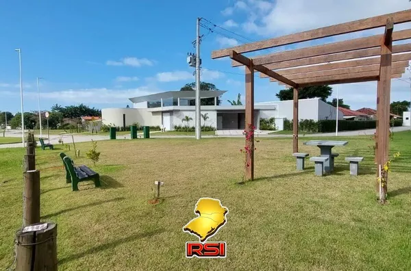 Terreno Exclusivo em Condomínio Fechado – Praia da Camboa