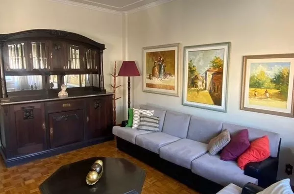 Apartamento Semi-Mobiliado com 3 Quartos e Suíte no Bairro Independência – Porto Alegre