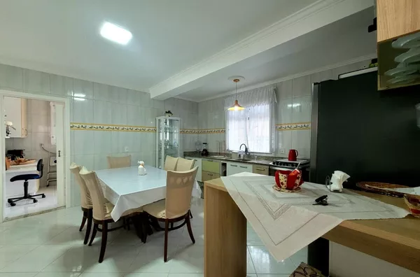 Casa Espetacular com Piscina e Jardim na Praia de Palmas – 360m² de Terreno - Foto 5