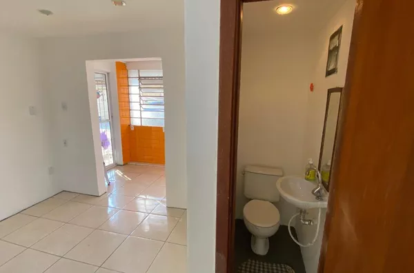 Apartamento à Venda com 3 dormitórios e vaga no bairro Praia de Belas — 390 mil - Foto 3