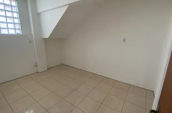 Apartamento à Venda com 3 dormitórios e vaga no bairro Praia de Belas — 390 mil - Foto 13