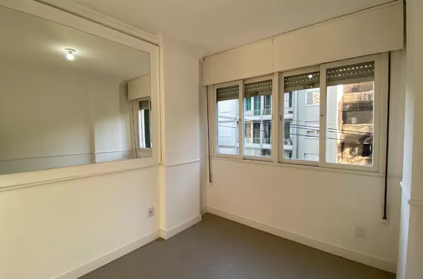 Apartamento à venda 3 Quartos -  Bairro Moinhos de Vento com 100m² | R$ 525.000,00 - Porto Alegre - Foto 12