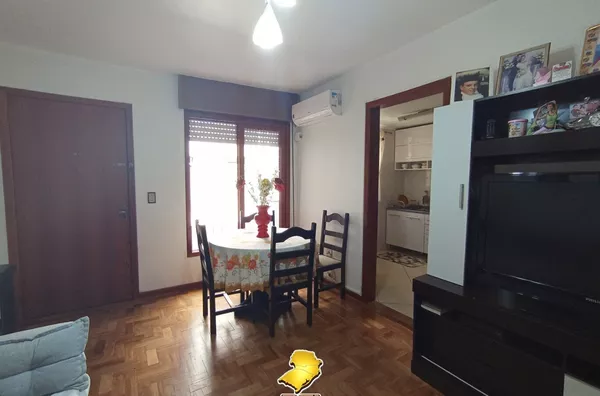 Apartamento Garden Mobiliado na Azenha – 2 Dorms, Espaço ao Ar Livre e Pronto para Morar