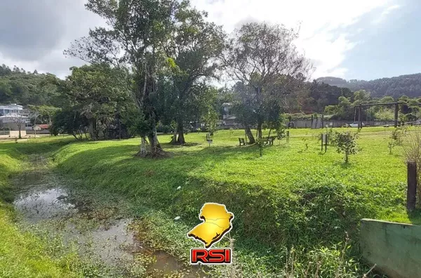 Terreno Exclusivo em Condomínio Fechado – Praia da Camboa