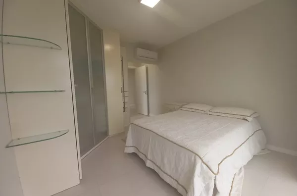 Apartamento Mobiliado com 3 Suítes a 200m da Praia de Palmas – 2 Vagas e Vista Mar - Foto 5