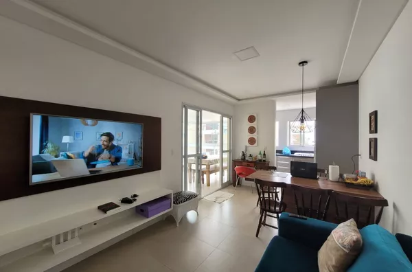 Apartamento Mobiliado a 100m da Praia de Palmas com 3 Dormitórios e 1 suíte - Foto 1