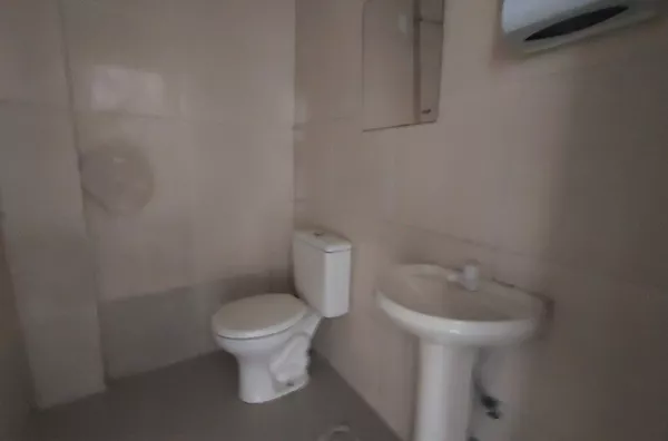 Sala Comercial Térreo para venda no bairro Menino Deus em Porto Alegre - Foto 9