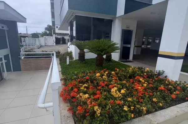 Apartamento Mobiliado com 3 Suítes a 200m da Praia de Palmas – 2 Vagas e Vista Mar
