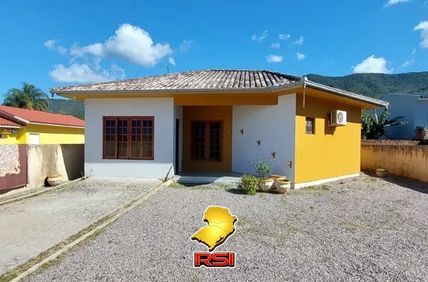 Casa à Venda – Fazenda da Armação, Governador Celso Ramos/SC