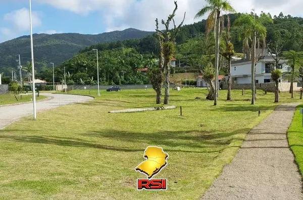 Terreno Exclusivo em Condomínio Fechado – Praia da Camboa