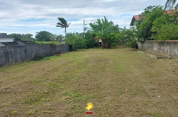 Terreno à Venda em Gov. Celso Ramos | 500m² Plano Próximo à Praia de Palmas | Bairro Camboa