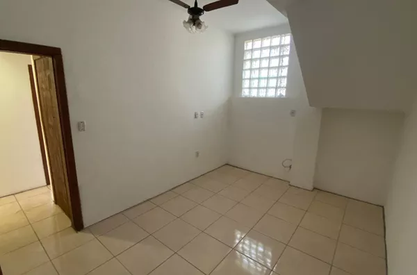 Apartamento à Venda com 3 dormitórios e vaga no bairro Praia de Belas — 390 mil - Foto 14