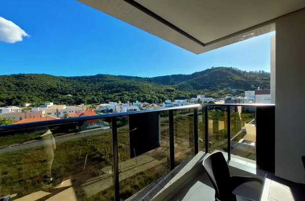 Apartamento Mobiliado com 3 Dormitórios a Poucos Passos do Mar na Praia de Palmas - Foto 1