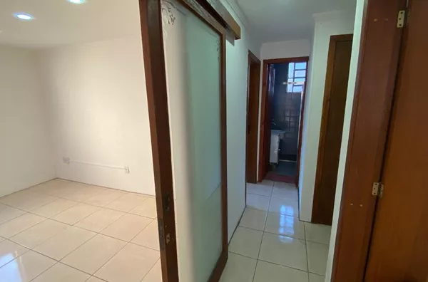 Apartamento à Venda com 3 dormitórios e vaga no bairro Praia de Belas — 390 mil - Foto 18