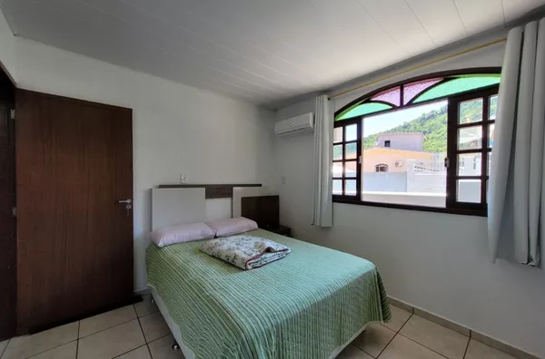 Casa com 3 Dormitórios e Terreno Amplo a 500m do Mar em Calheiros – R$ 500 mil - Foto 10