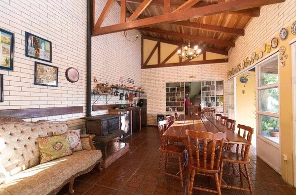 Casa 4 Quartos na Zona Alta da Tristeza – Porto Alegre –  4 Vagas de Garagem e Piscina. - Foto 6