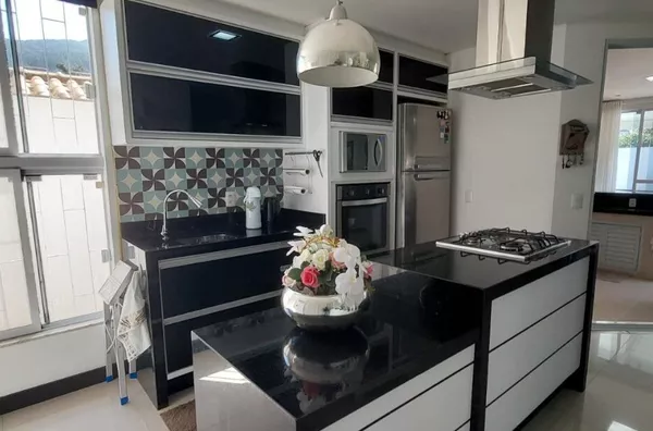 Residência de Alto Padrão com Piscina e Espaço Gourmet – Fazenda da Armação, Governador Celso Ramos - Foto 19