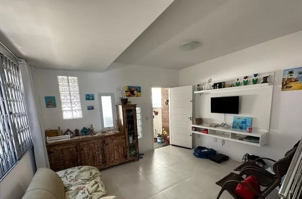 Sobrado Mobiliado com Piscina a 800m do Mar – 2 Suítes – Palmas/Governador Celso Ramos – R$ 1.200.000 - Foto 2