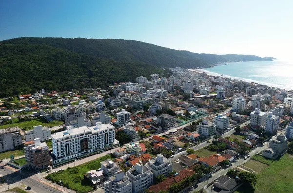 Apartamento Garden com Piscina Privativa – 2 Suítes – Frente – Bombinhas SC - Foto 4