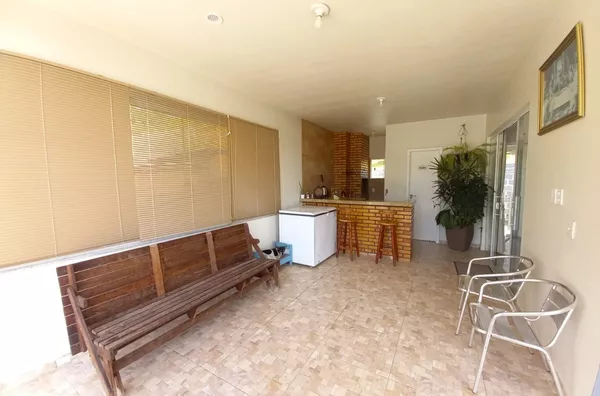 Casa Mobiliada com Terreno Amplo – 1.900m² no Bairro Dona Lucinda! - Foto 9