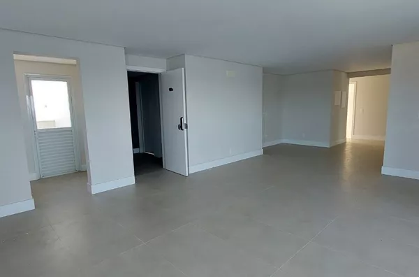 Cobertura Frente Mar à Venda na Praia de Palmas – 4 Dorms, 230m² Privativos, Ofurô e Alto Padrão - Foto 11