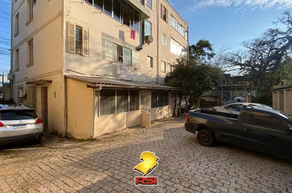 Apartamento à Venda com 3 dormitórios e vaga no bairro Praia de Belas — 390 mil