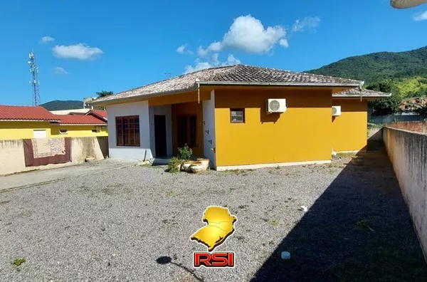 Casa à Venda – Fazenda da Armação, Governador Celso Ramos/SC