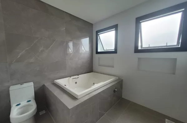 Casa Alto Padrão com Piscina e 3 Suítes na Praia de Palmas – 360m² de Terreno - Foto 17
