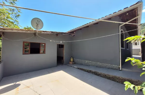 Casa com 3 Dormitórios e Terreno Amplo a 500m do Mar em Calheiros – R$ 500 mil - Foto 20