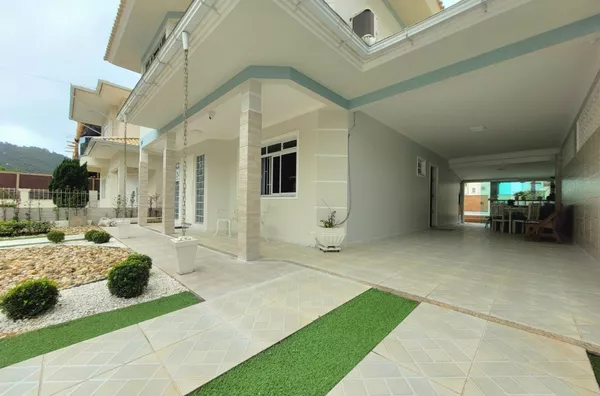 Casa Espetacular com Piscina e Jardim na Praia de Palmas – 360m² de Terreno - Foto 25
