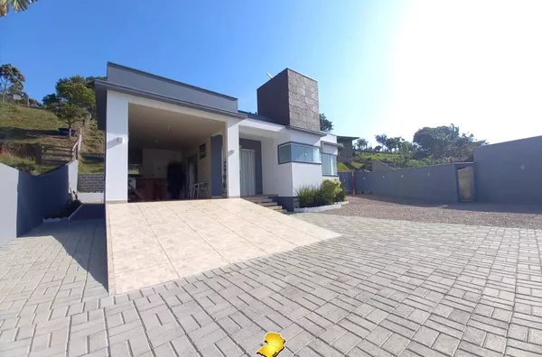 Casa Mobiliada com Terreno Amplo – 1.900m² no Bairro Dona Lucinda!