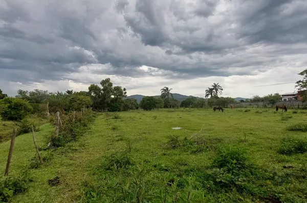 Sítio surpreendente em Governador Celso Ramos - Foto 2