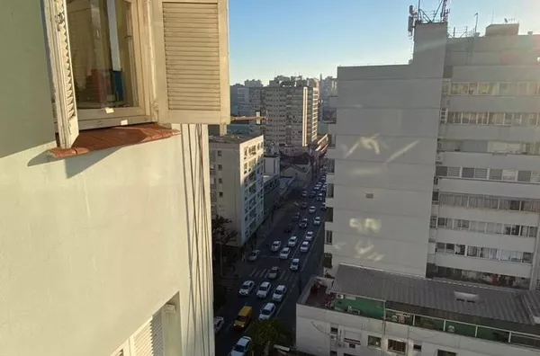 Apartamento Semi-Mobiliado com 3 Quartos e Suíte no Bairro Independência – Porto Alegre - Foto 36