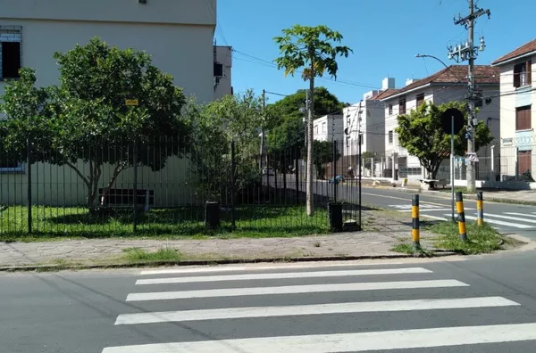 Apartamento Térreo 2 Dormitórios com Garagem – Bairro São José, Porto Alegre - Foto 13